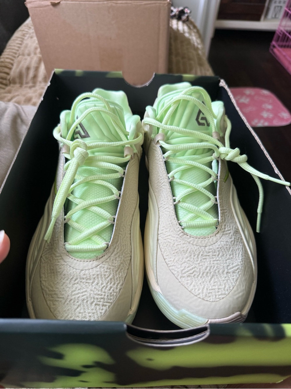 Nike Women's Athletic Sneakers in Light Green and Cream